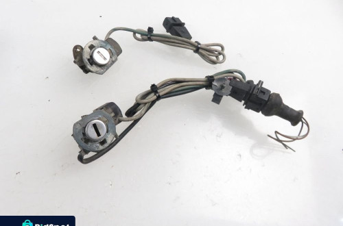 STACYJKA WKŁADKI AUDI A4 B5 4D0905851A