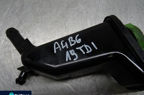 AUDI A4 B6 1.9TDI ZBIORNIK ZBIORNICZEK PŁYNU WSPOMAGANIA 8E0422373