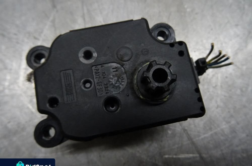PEUGEOT 407 04-07 2.0B SILNICZEK NAGRZEWNICY 4PUH-19E616-BB