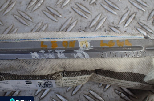KURTYNA LEWA SEAT LEON III 5F4880741 RADOM
