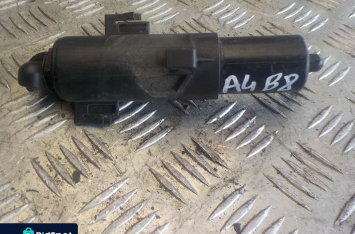 AUDI A4 B8 SPRYSKIWACZ LAMPY LEWY