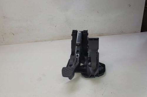 PEDAŁY STELAŻ AUDI A1 VW SEAT SKODA 6R1721115A