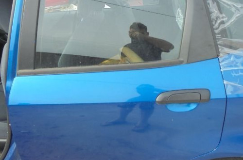SZYBA DRZWI LEWA LUB PRAWA TYLNA HONDA JAZZ 02-