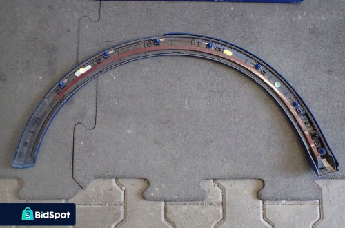 Listwa nakładka błotnika lewy tył AUDI Q2 18-