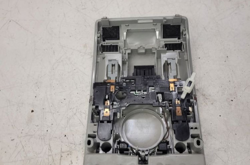 LAMPKA OŚWIETLENIE KABINY AUDI A6 C6 4F0947135BP