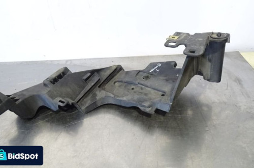 ŚLIZG ZDERZAKA LAMPY LEWY PRZÓD RENAULT MEGANE III 1.5DCI