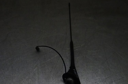 SKODA FABIA I KOMBI 99-03 1.2B ANTENA DACHOWA