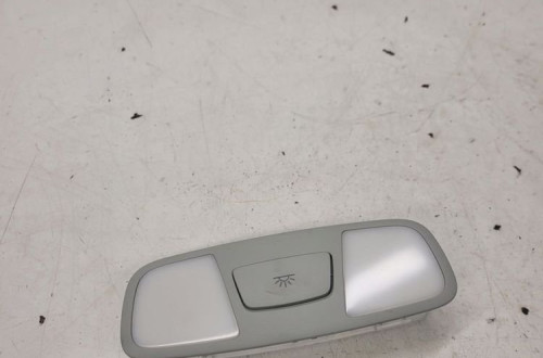 LAMPKA PODSUFITKI AUDI A3 8V 8V0947111