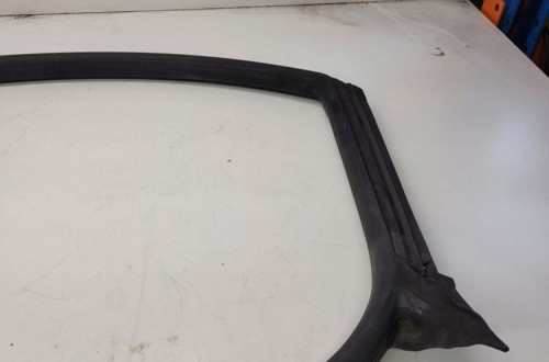 USZCZELKA DRZWI LEWY TYŁ AUDI A7 4G8845695F