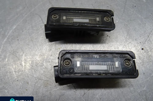 VW GOLF V 03-09 HB 3D 1.9TDI LAMPKI LAMPKA TABLICY REJESTRACYJNEJ