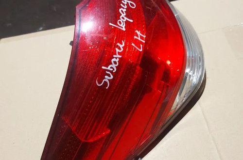 Lampa tylna lewy tył Subaru Legacy