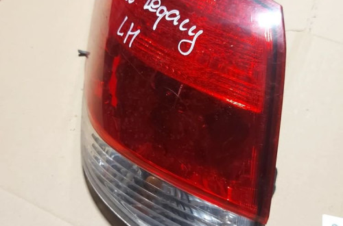 Lampa tylna lewy tył Subaru Legacy