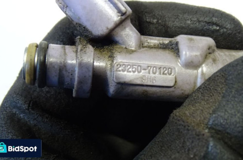 WTRYSK LEXUS IS200 2.0 23250-70120 CENA ZA SZTUKĘ