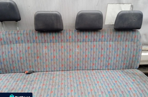 KANAPA 4-OSOBOWA BUS ROZMIAR SIEDZEŃ 158 CM ROZSTAW NÓG 108 CM