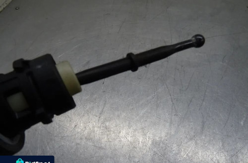 VW GOLF V 03-09 HB 3D 1.9TDI POMPKA SPRZĘGŁA CZUJNIK WYSPRZĘGLIK 1K0927810D