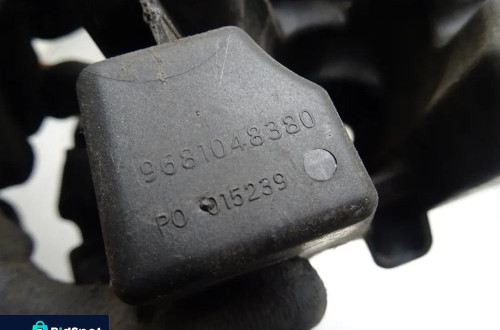 CITROEN C5 III LIFT 1.6D ŚLIZG MOCOWANIE ZDERZAKA LEWY PRAWY PRZÓD 9681048380 9681048480
