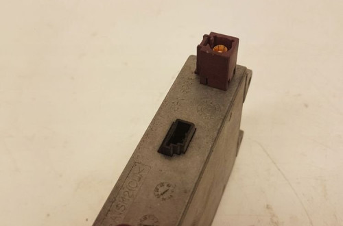 WZMACNIACZ ANTENY AUDI A4 B7 A6 C6 8E0035456B