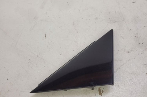 TRÓJKĄT NAKŁADKA DRZWI LEWY PRZÓ AUDI A1 8X3837637