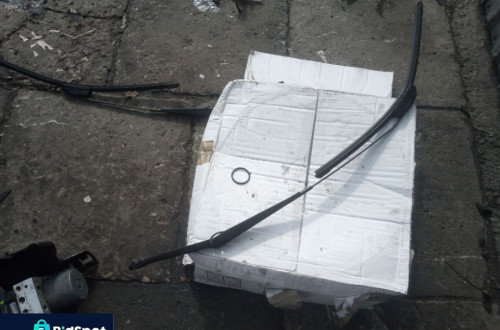 bmw x3 e83 ramie wycieraczki przod przednie prawe 3427725