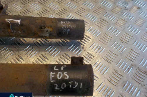VOLKSWAGEN EOS ZWROTNICA PIASTA PRZÓD PRAWA LEWA