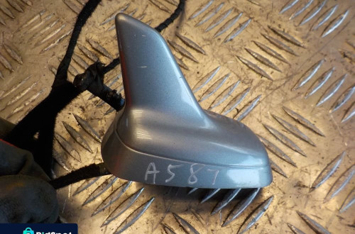 AUDI A5 8T ANTENA RADIO NAWIGACJA 8T0035503H