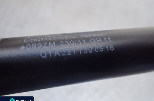 SIŁOWNIK DRZWI MERCEDES W221 LIFT PRAWY TYŁ A2217300516 RADOM